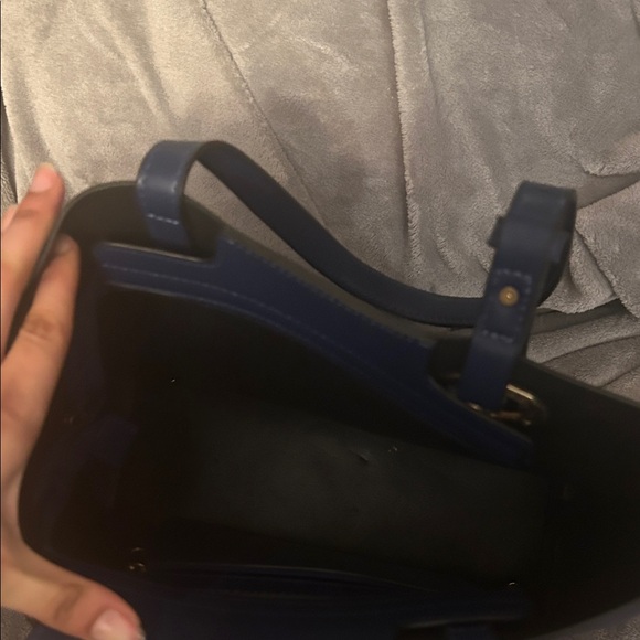 Gucci Navy Leather Tote with Gold Accents - Picture 4 of 5